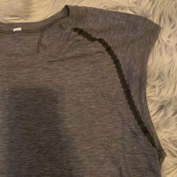Lululemon muscle t shirt - Picture 3 of 4